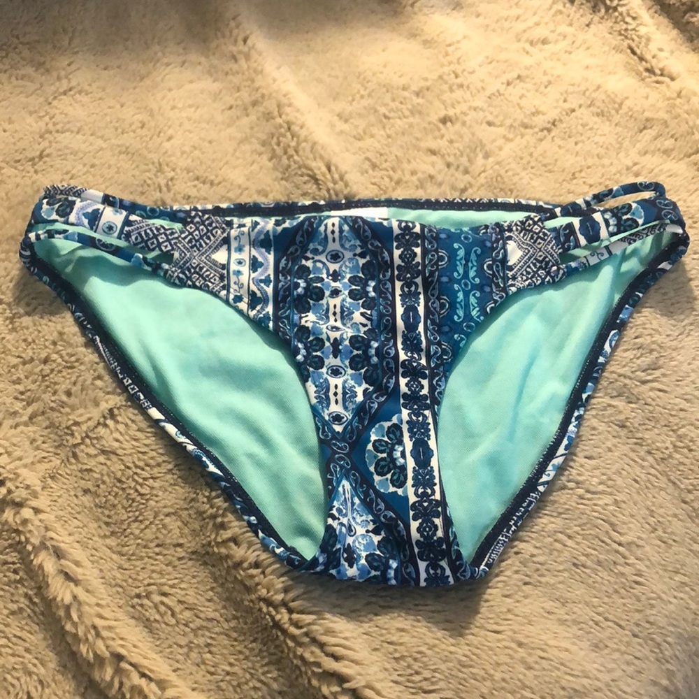 🎉4 for $20 Xhilaration Bikini Bottom, size small